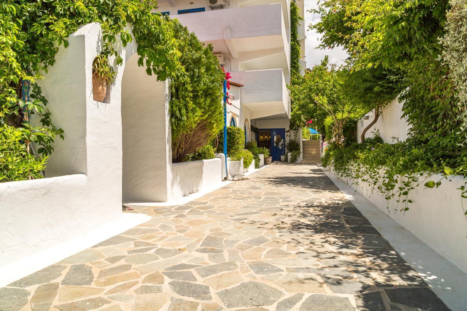 Hotel Nathalie Иксия Екстериор снимка