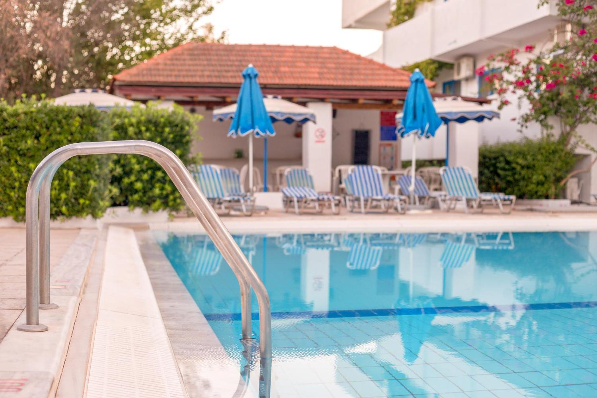 Hotel Nathalie Иксия Екстериор снимка